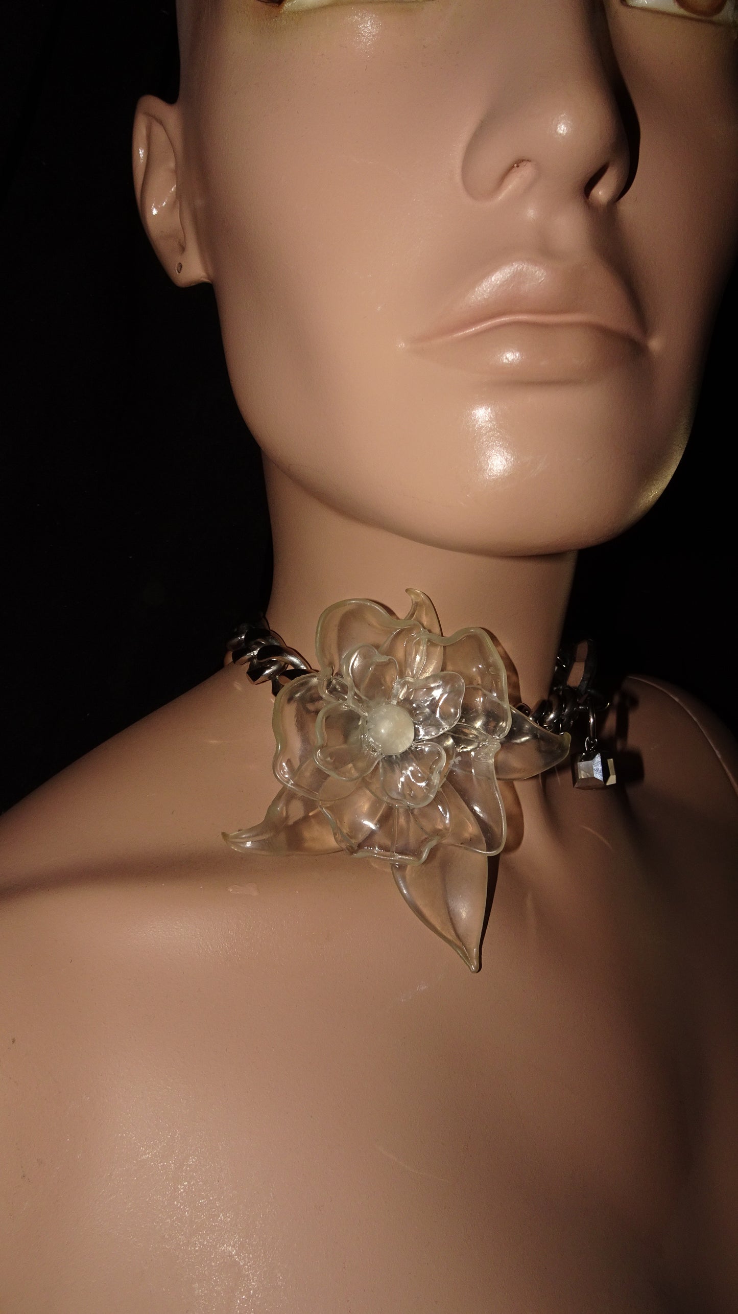 UPCYCLED FLOWER CHOKER