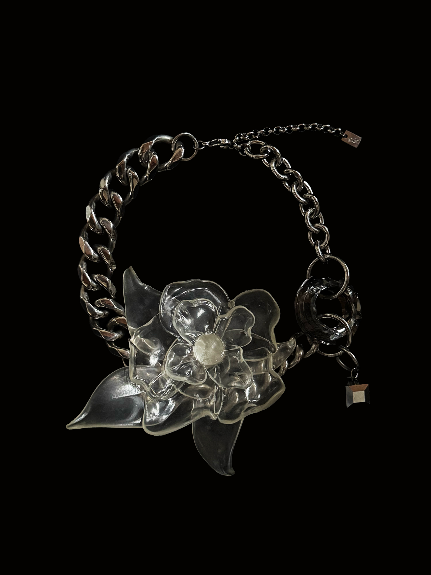 UPCYCLED FLOWER CHOKER