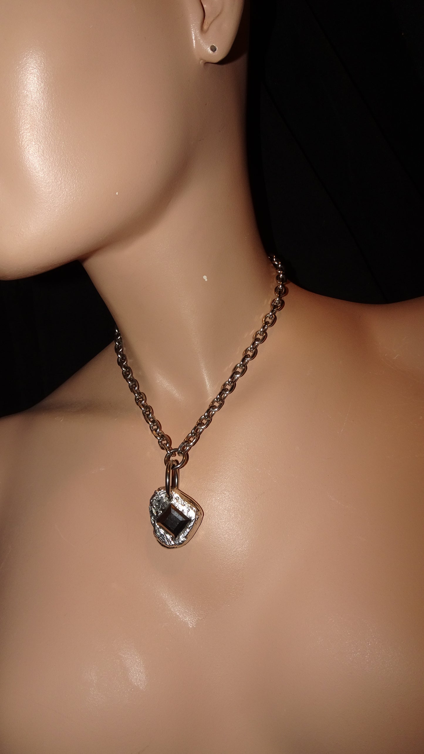 UPCYCLED MELTED STONE NECKLACE