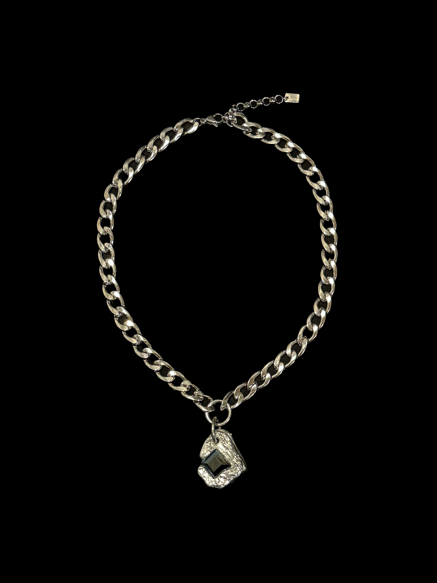 UPCYCLED MELTED BLACK NECKLACE