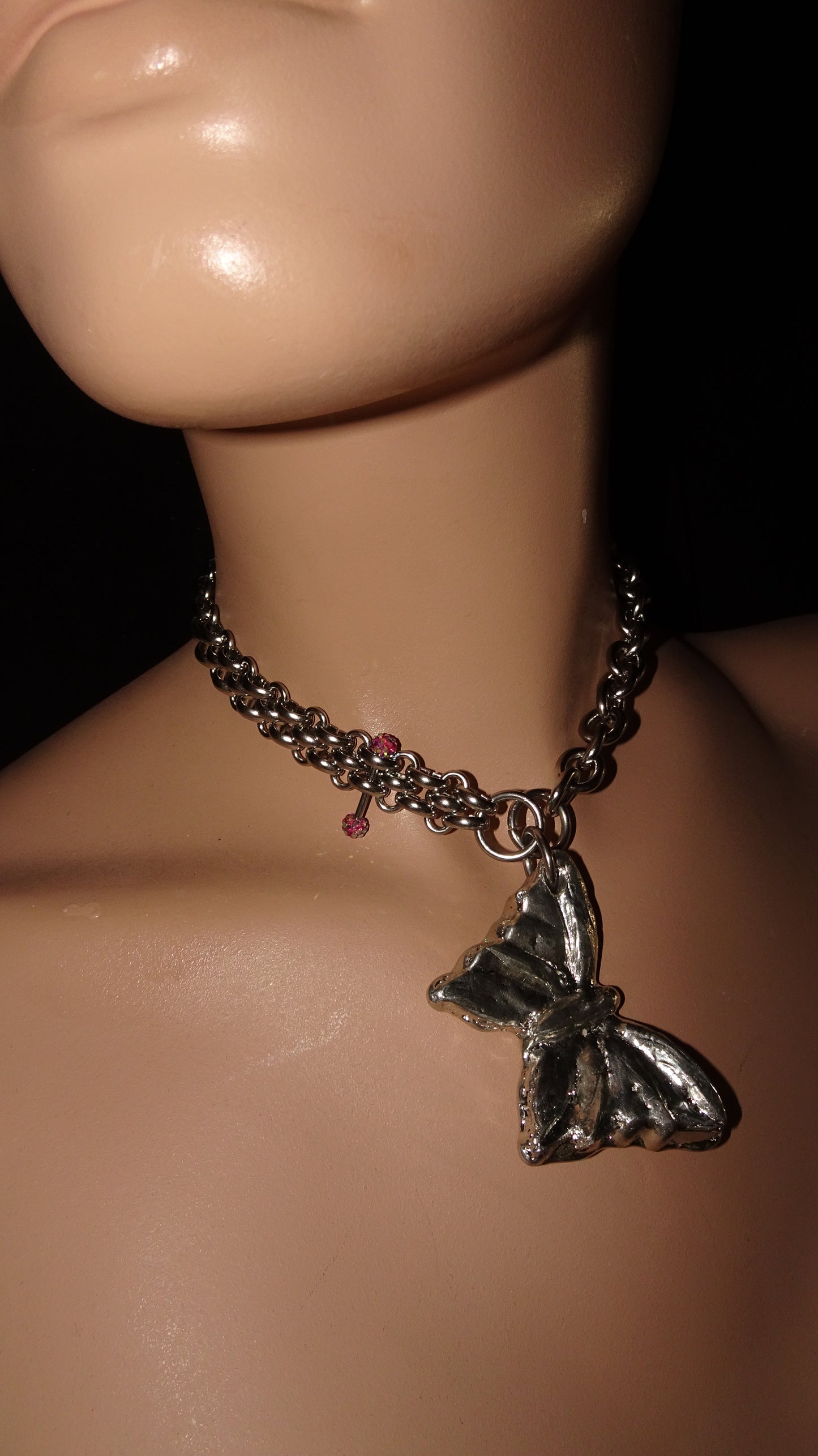 UPCYCLED MELTED WING CHOKER