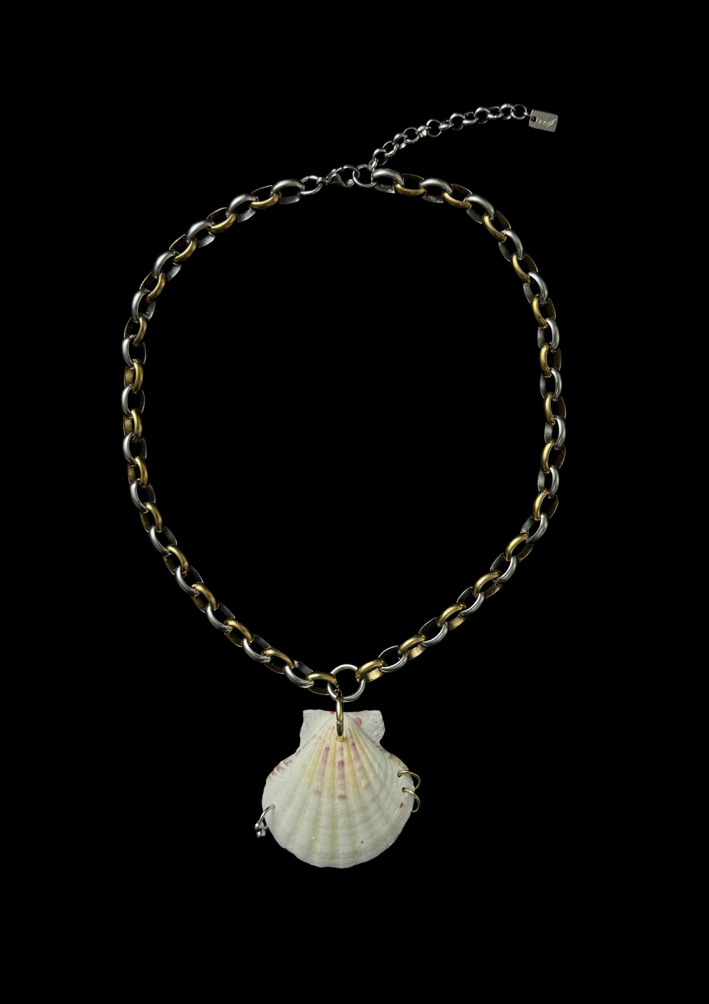 UPCYCLED MIXED METAL SHELL CHOKER