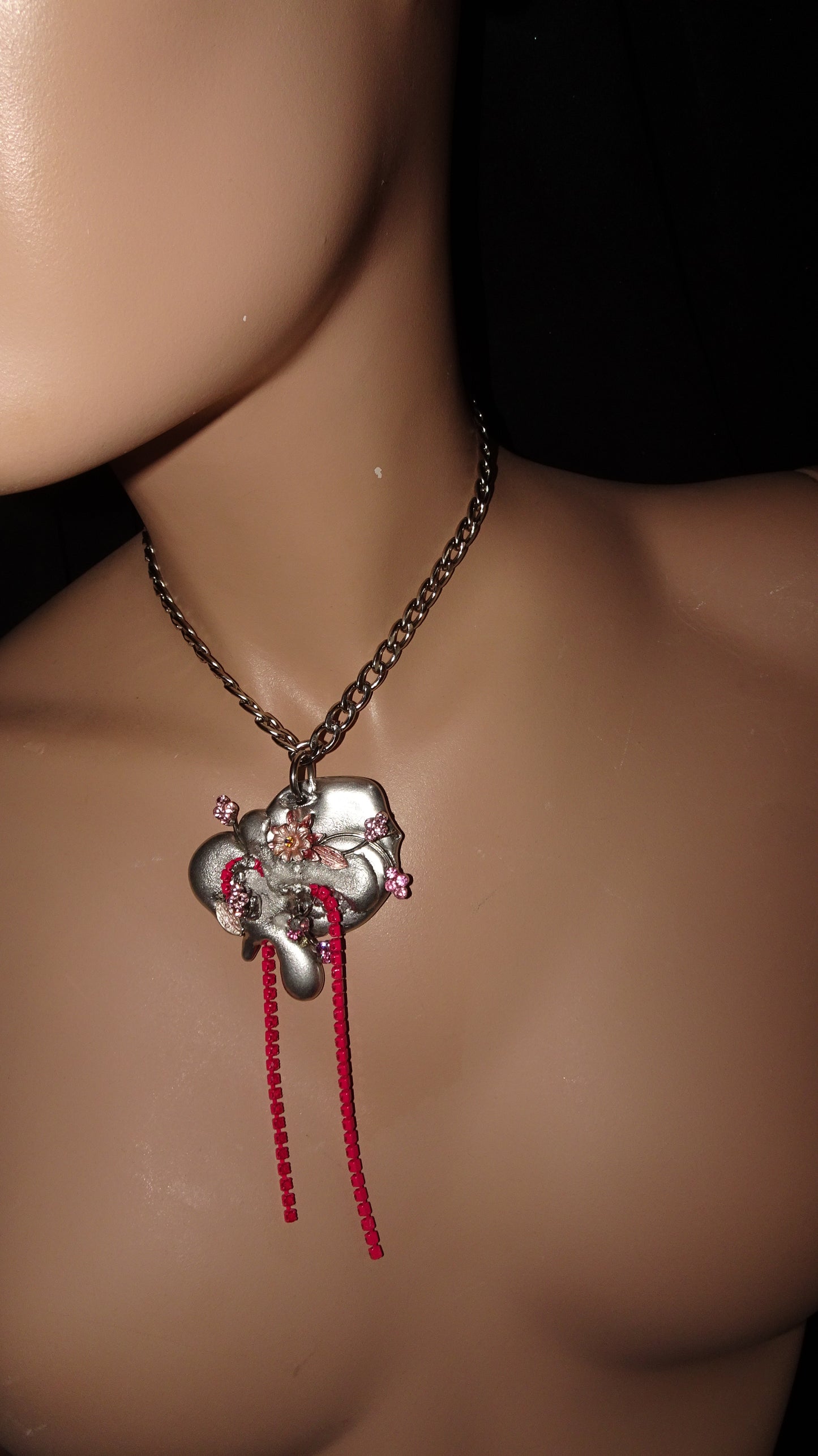 UPCYCLED MELTED FLOWER CHOKER