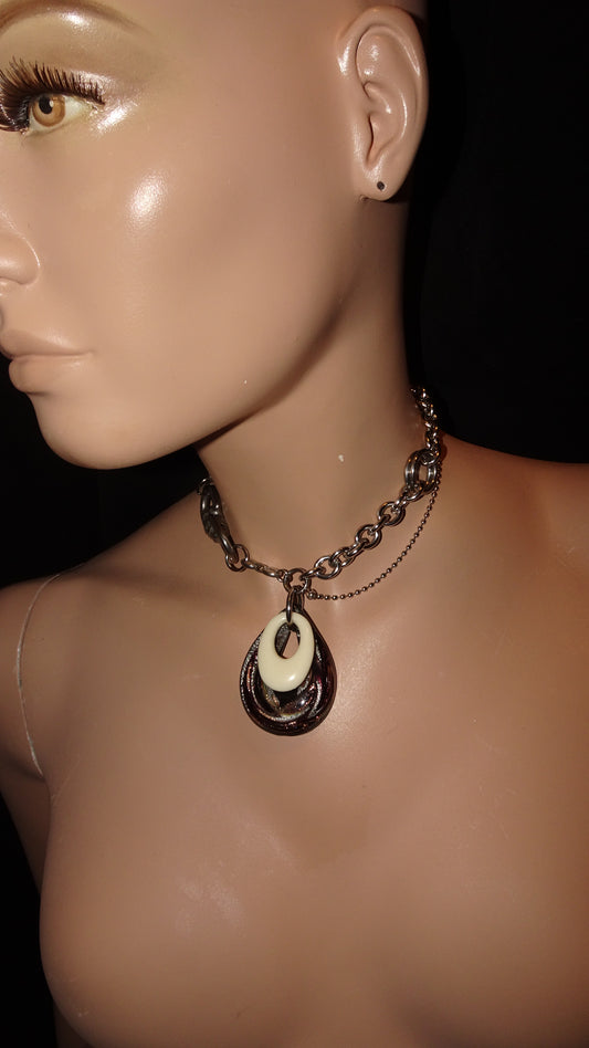 UPCYCLED GLASS PENDANT CHOKER