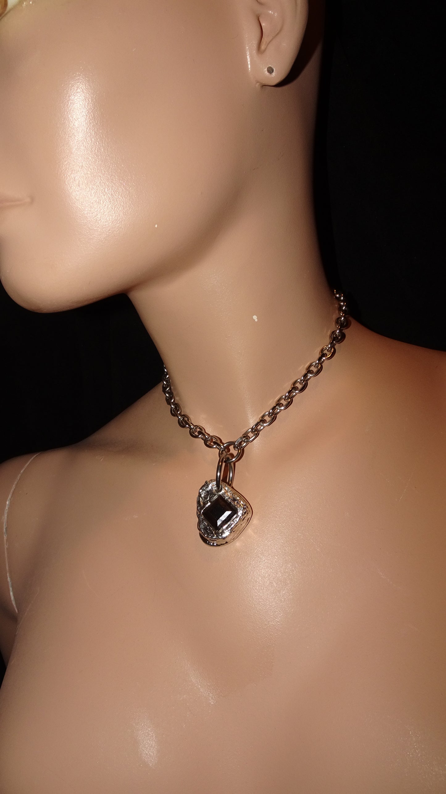 UPCYCLED MELTED STONE NECKLACE