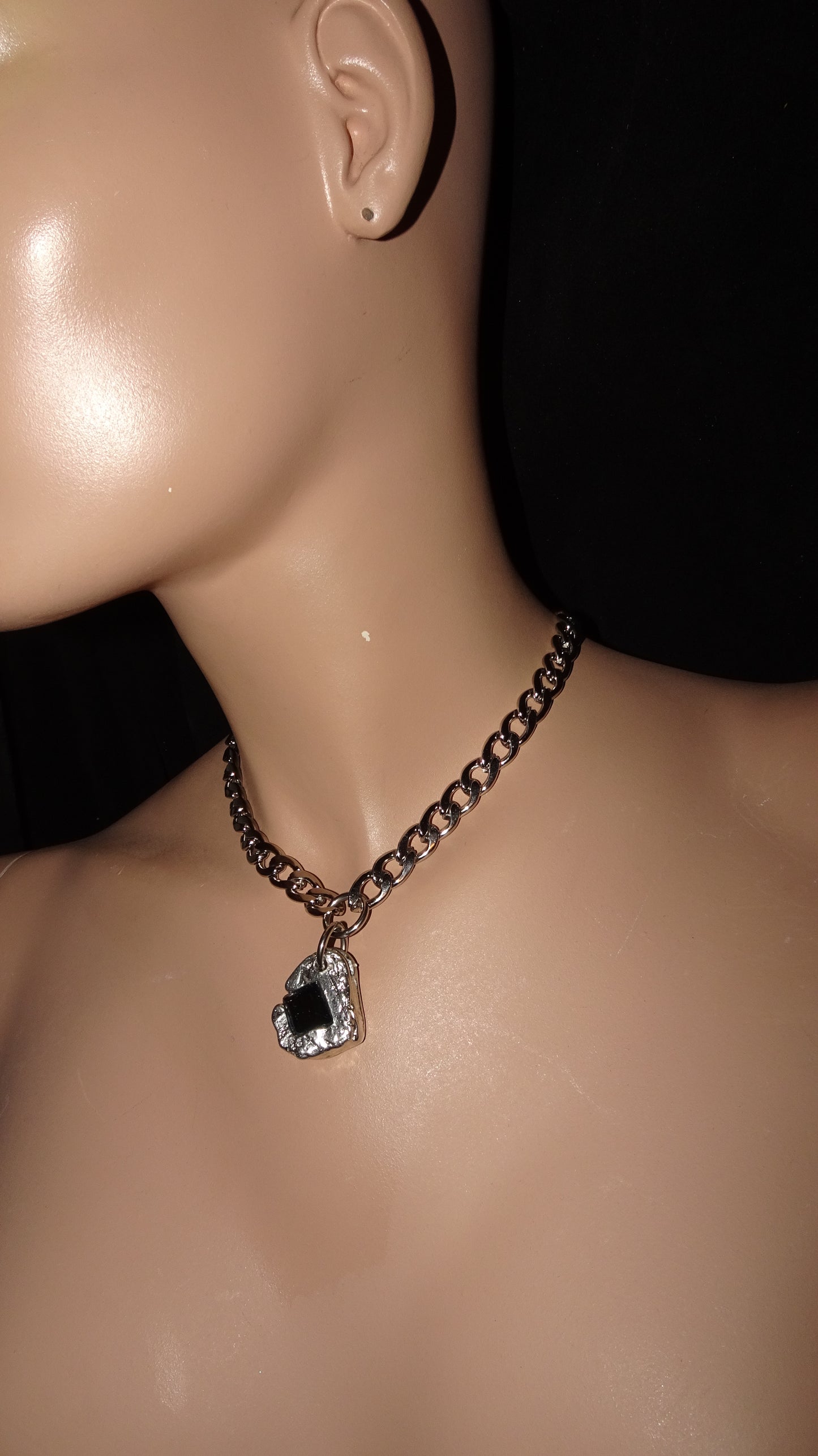 UPCYCLED MELTED BLACK NECKLACE