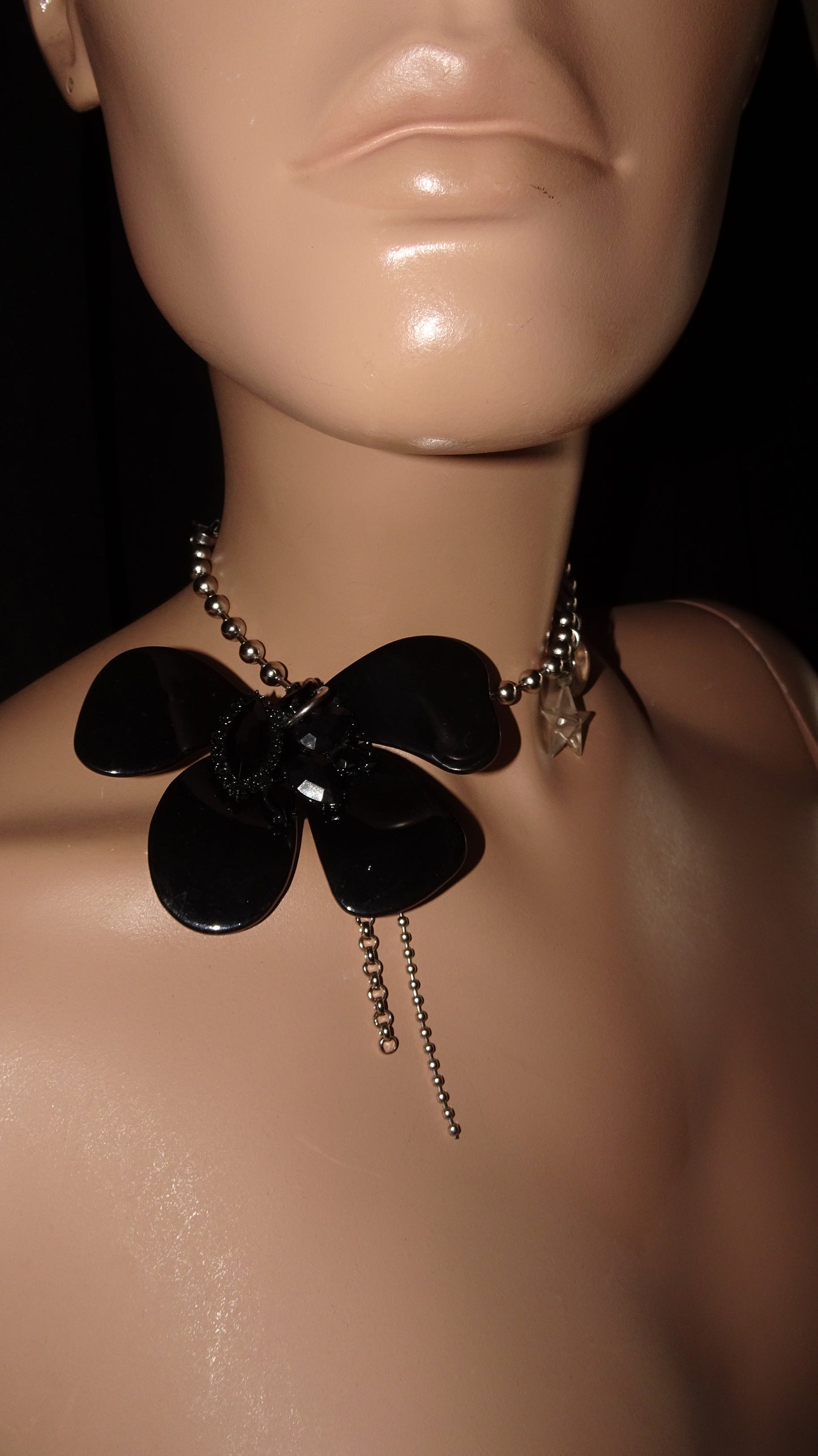 UPCYCLED BLACK FLOWER CHOKER