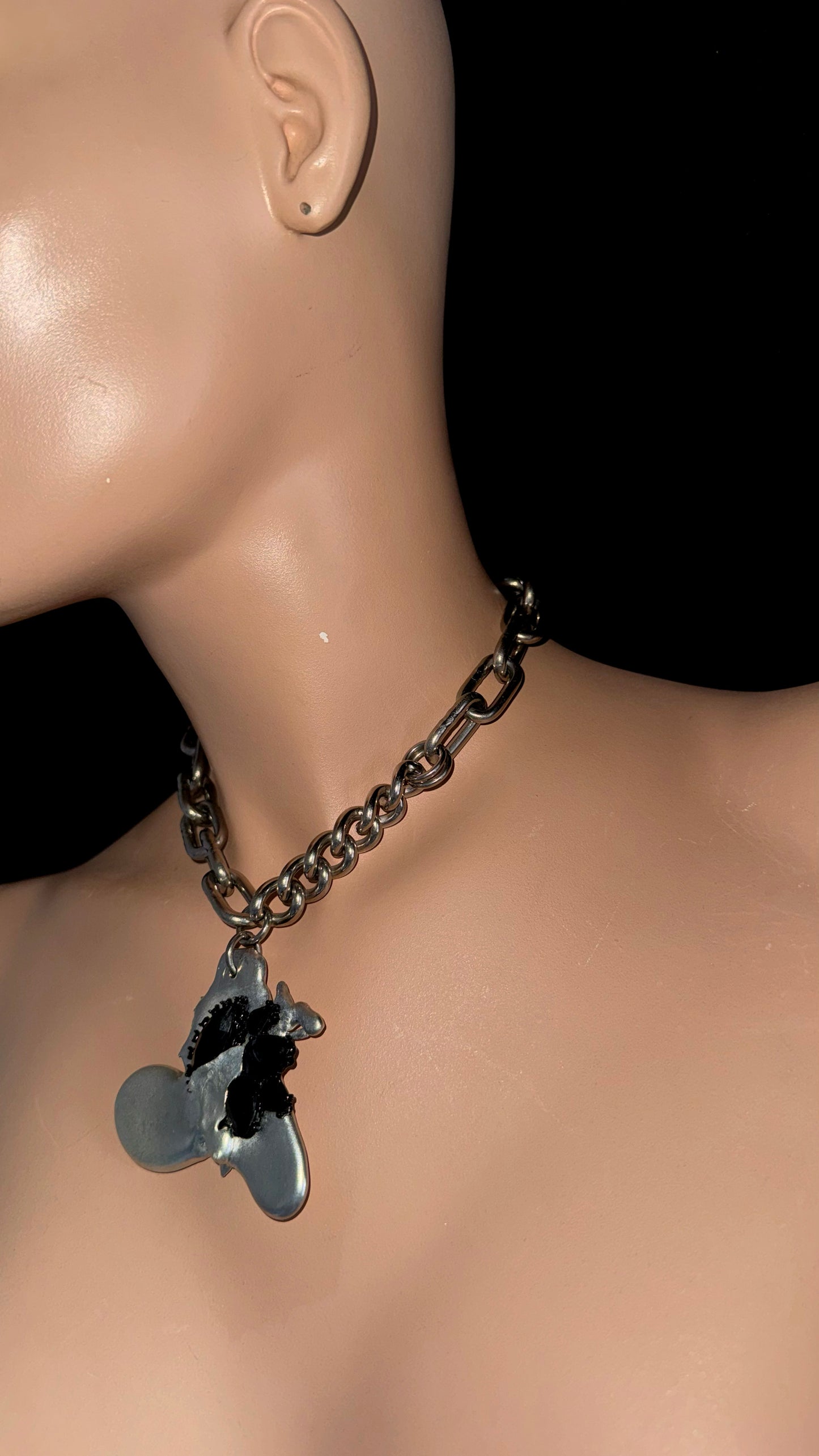 UPCYCLED MELTED SHAPE CHOKER