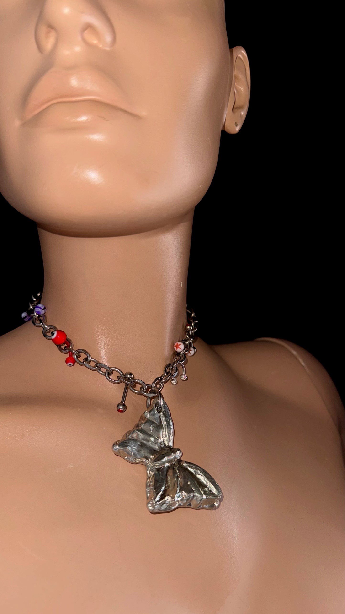 UPCYCLED MELTED WING CHOKER