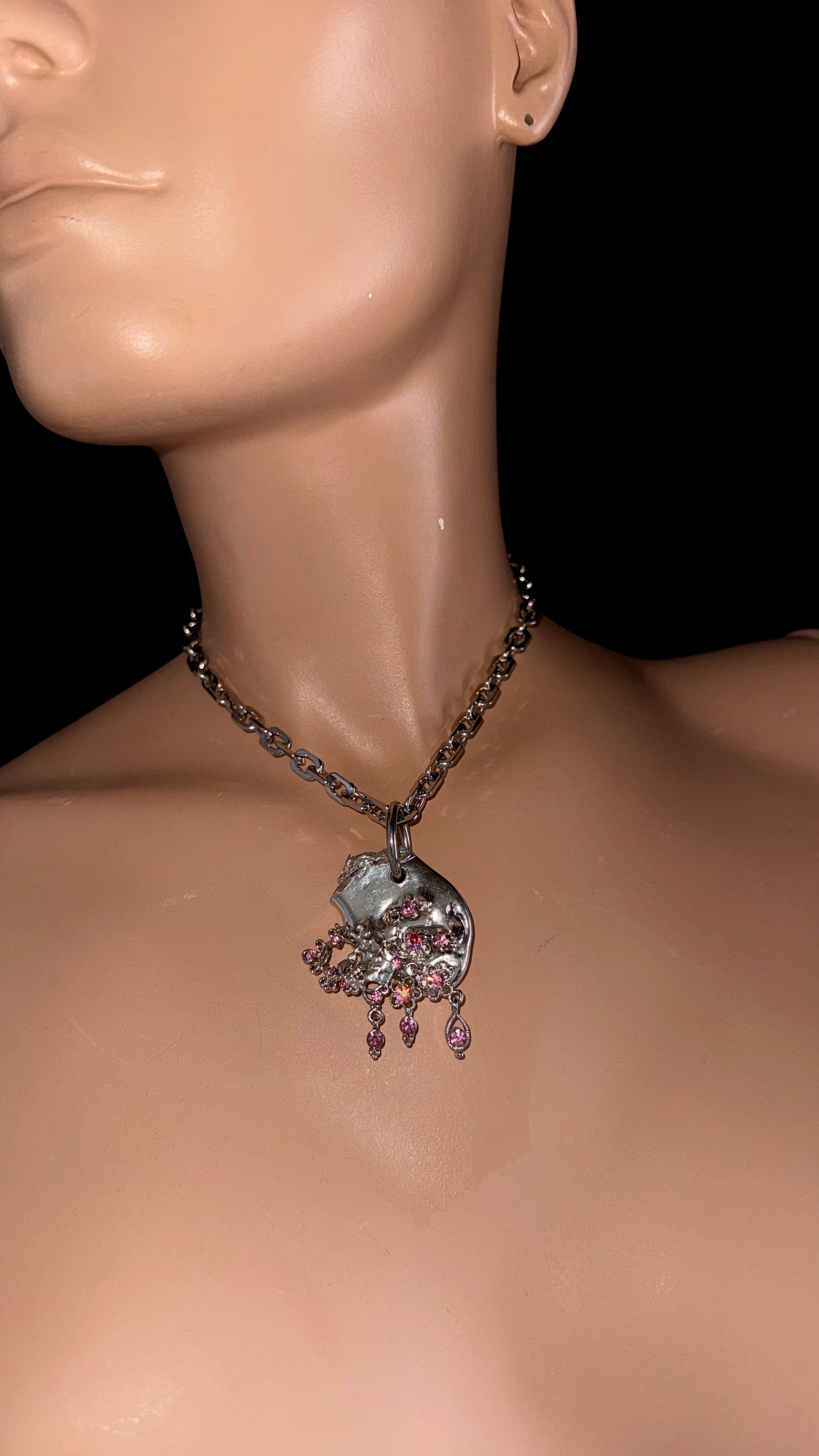 UPCYCLED MELTED CRYSTAL CHOKER