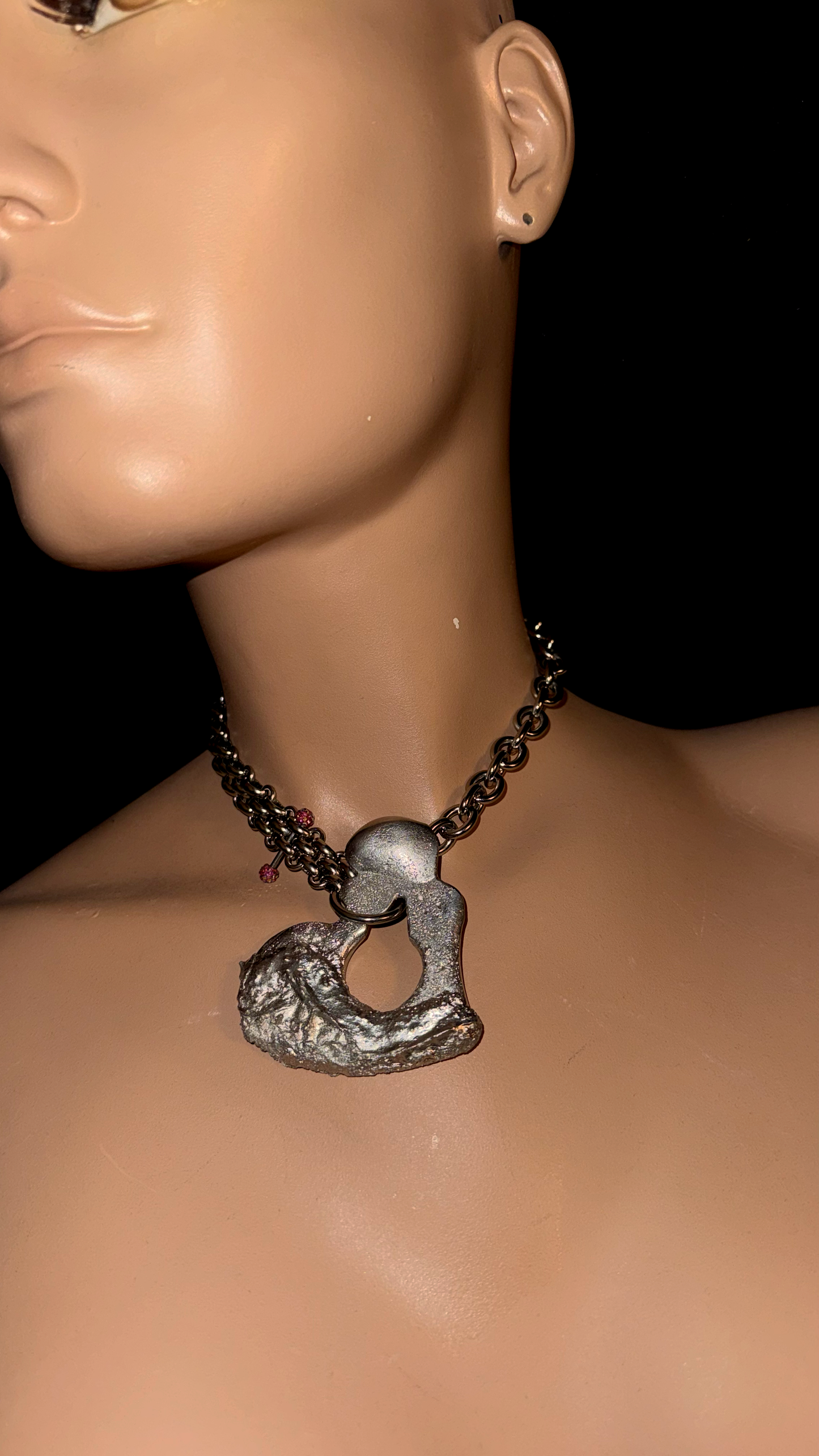 UPCYCLED MELTED HEART CHOKER