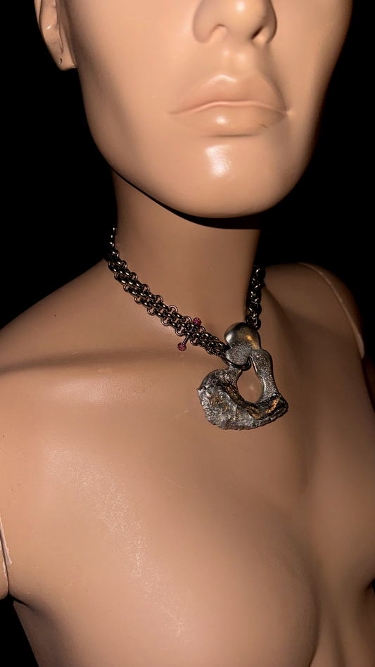 UPCYCLED MELTED HEART CHOKER